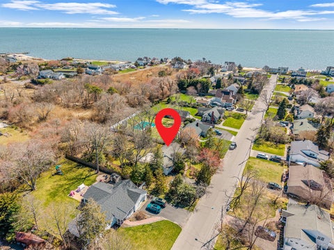 Homes For Sale - 223 Connetquot Road<br/> Suffolk County, Bayport, NY 11705