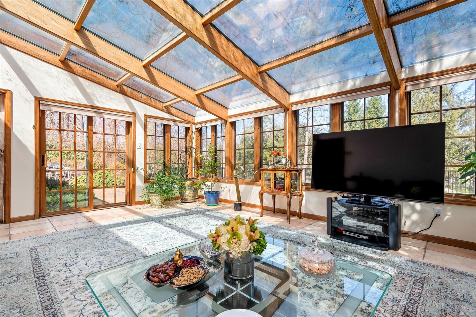 31 Cow Lane, Great Neck, New York image 10