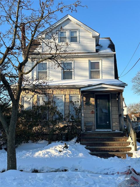 19 Everett Street Lynbrook NY 11563