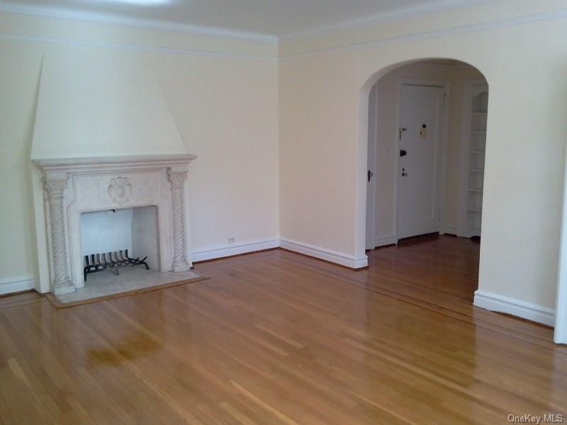 14 N Chatsworth Avenue 2B