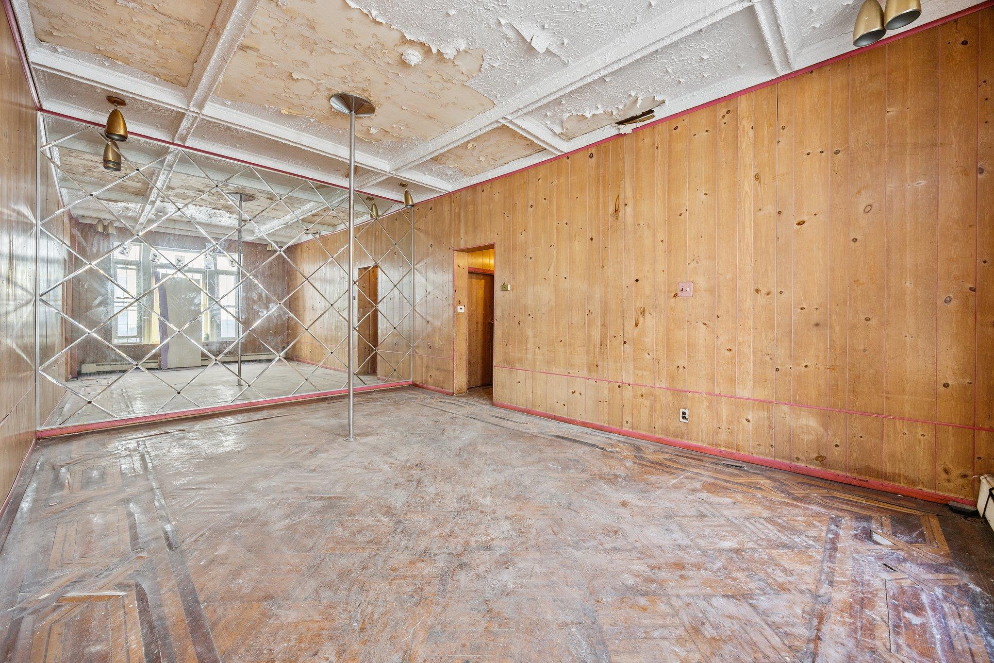 1410 Lincoln Place