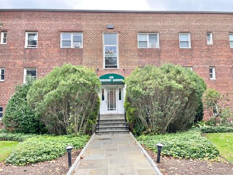 450 Pelham Road F2 New Rochelle NY 10805