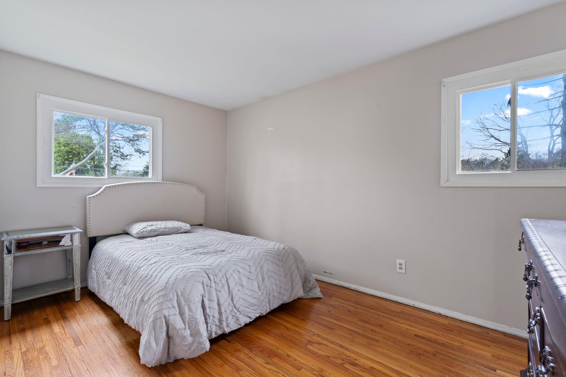 1031 Westminster Avenue, Dix Hills, New York image 14