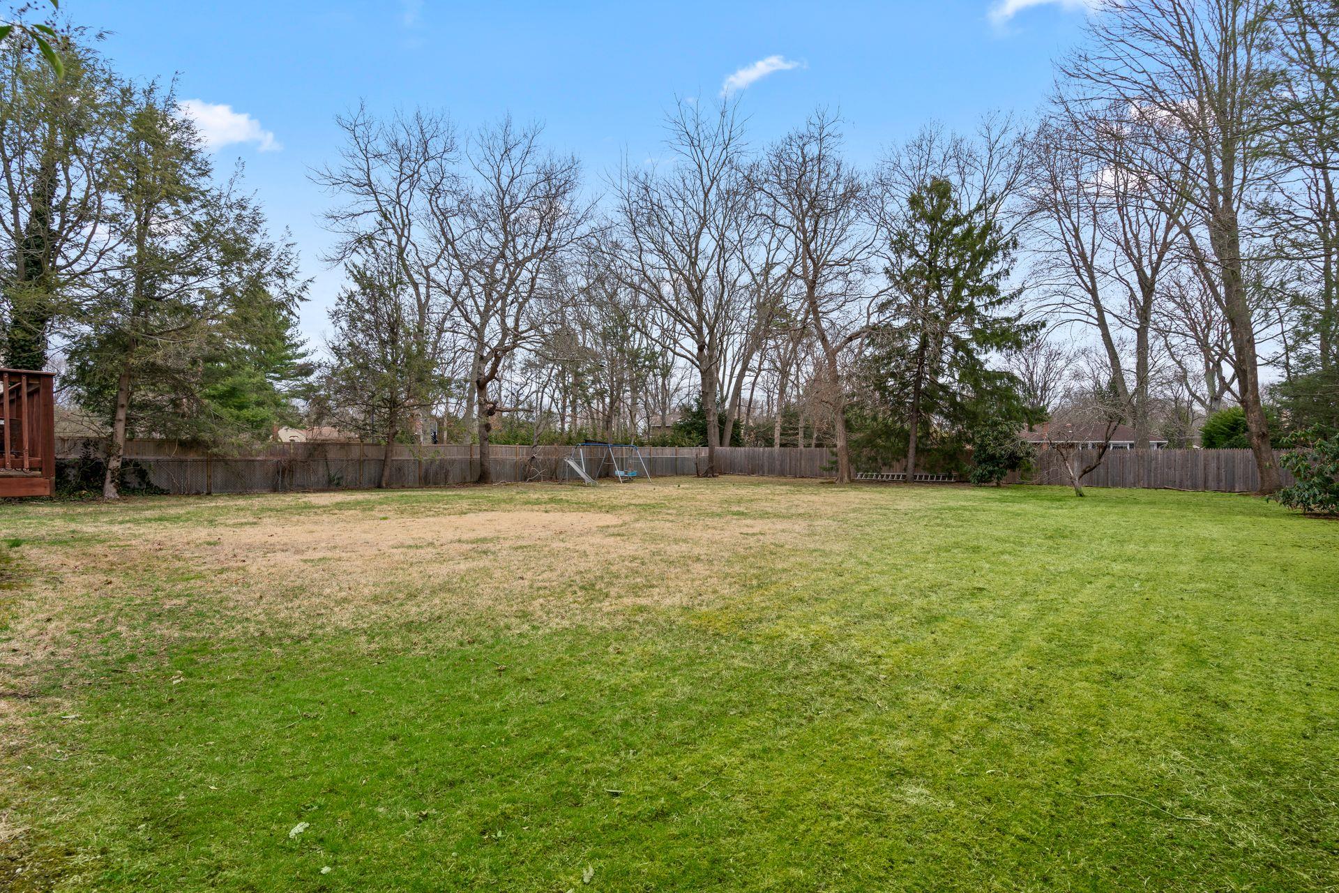 1031 Westminster Avenue, Dix Hills, New York image 19