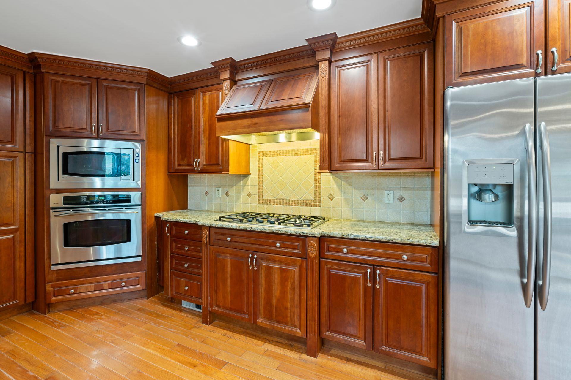 1031 Westminster Avenue, Dix Hills, New York image 6