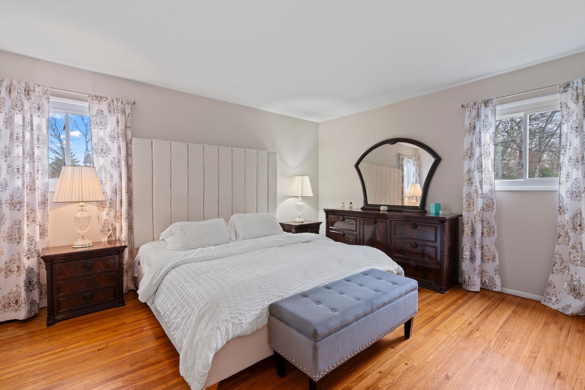 1031 Westminster Avenue, Dix Hills, New York image 11