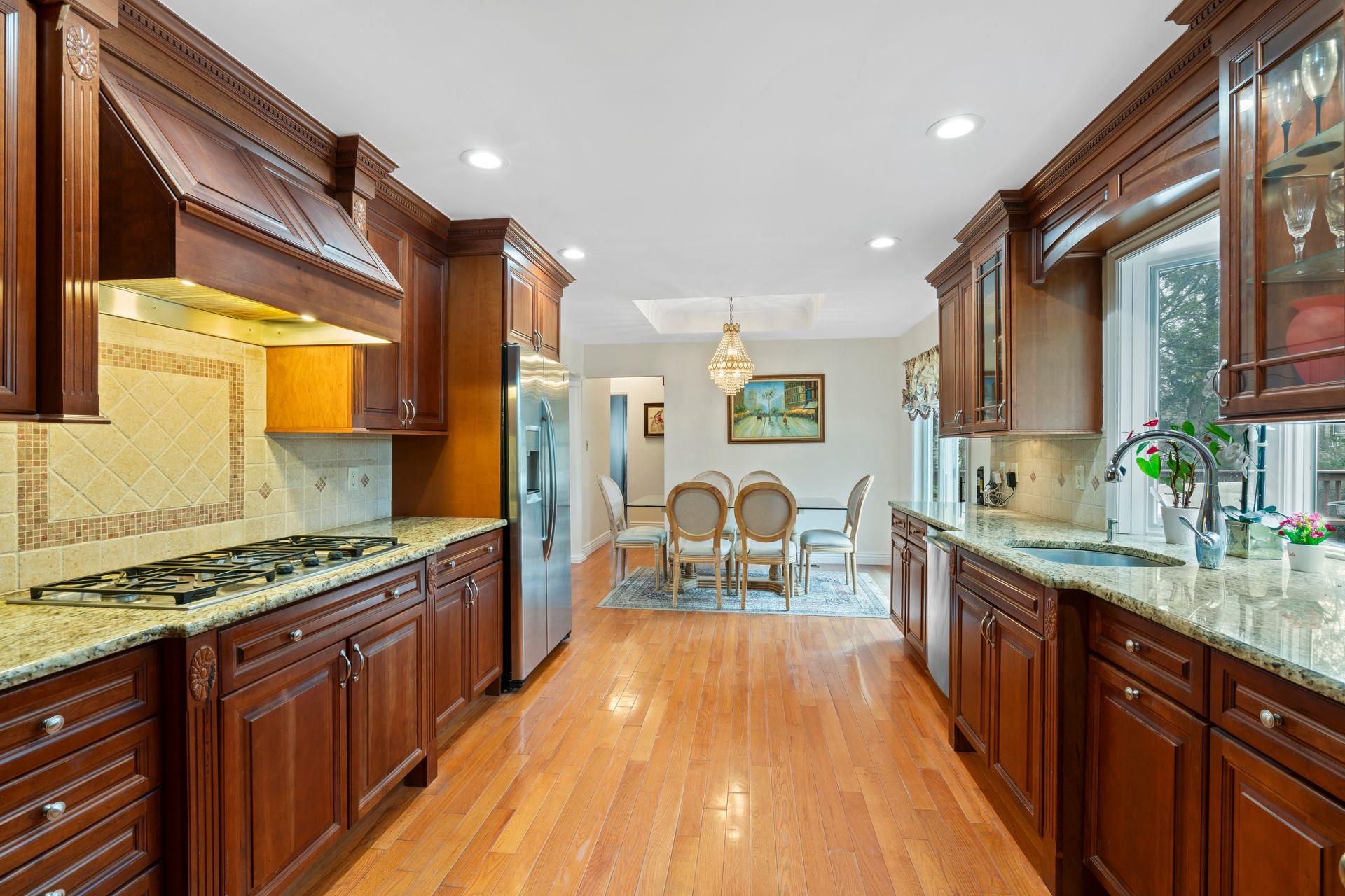 1031 Westminster Avenue, Dix Hills, New York image 4