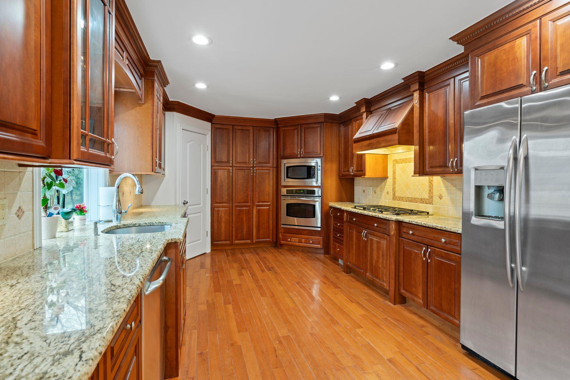 1031 Westminster Avenue, Dix Hills, New York image 7