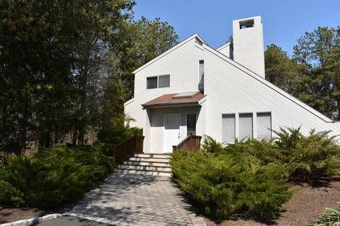 34 Park Circle Quogue NY 11959