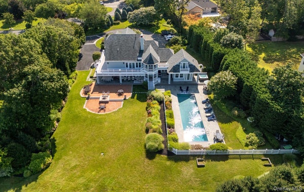 1 PEMBROKE DR, GLEN COVE, NY 11542 - Image eb729e73a30769dbf89717d2ceec4be6/340579