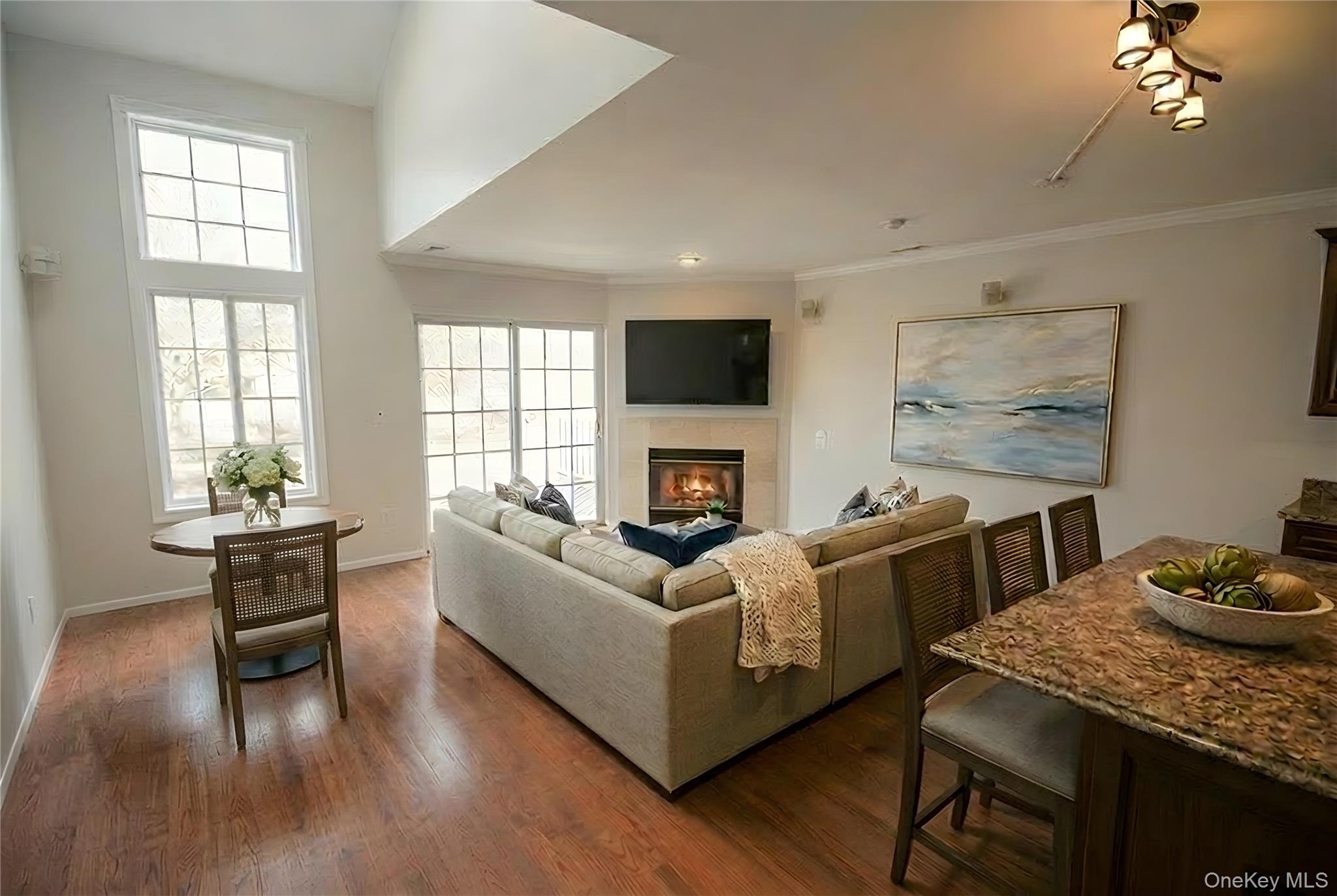 359 Colonial Circle 359