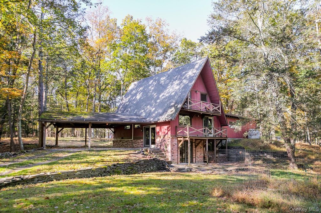 Photo of 18 Niles Drive, Woodstock, NY 12498 (MLS # 921450)