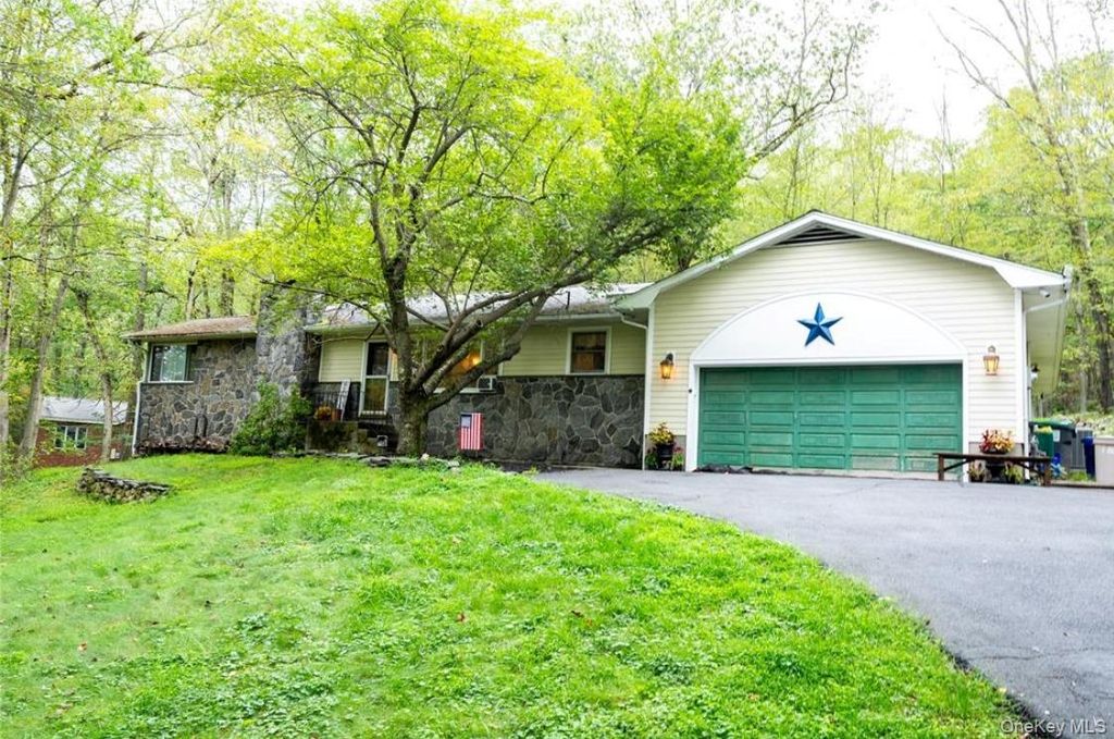 Photo of 157 Johnsontown Road, Sloatsburg, NY 10974 (MLS # 1020953)