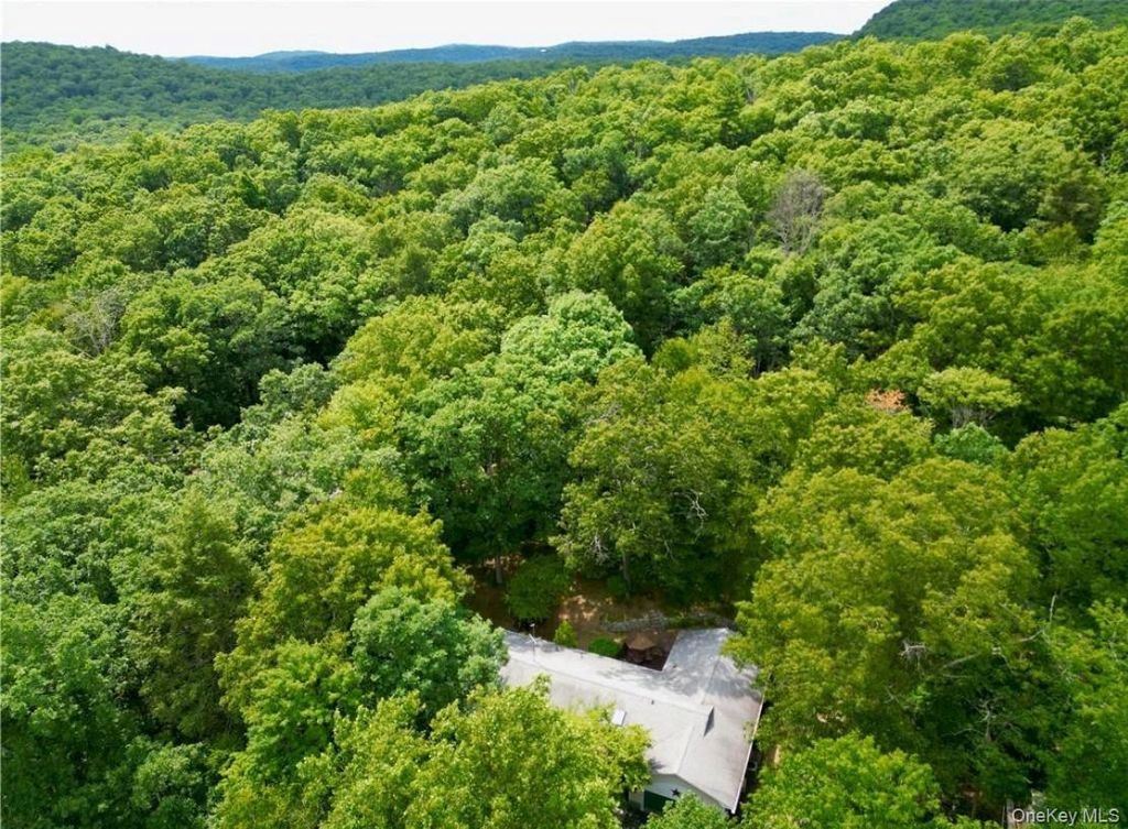 Photo of 157 Johnsontown Road, Sloatsburg, NY 10974 (MLS # 1020953)