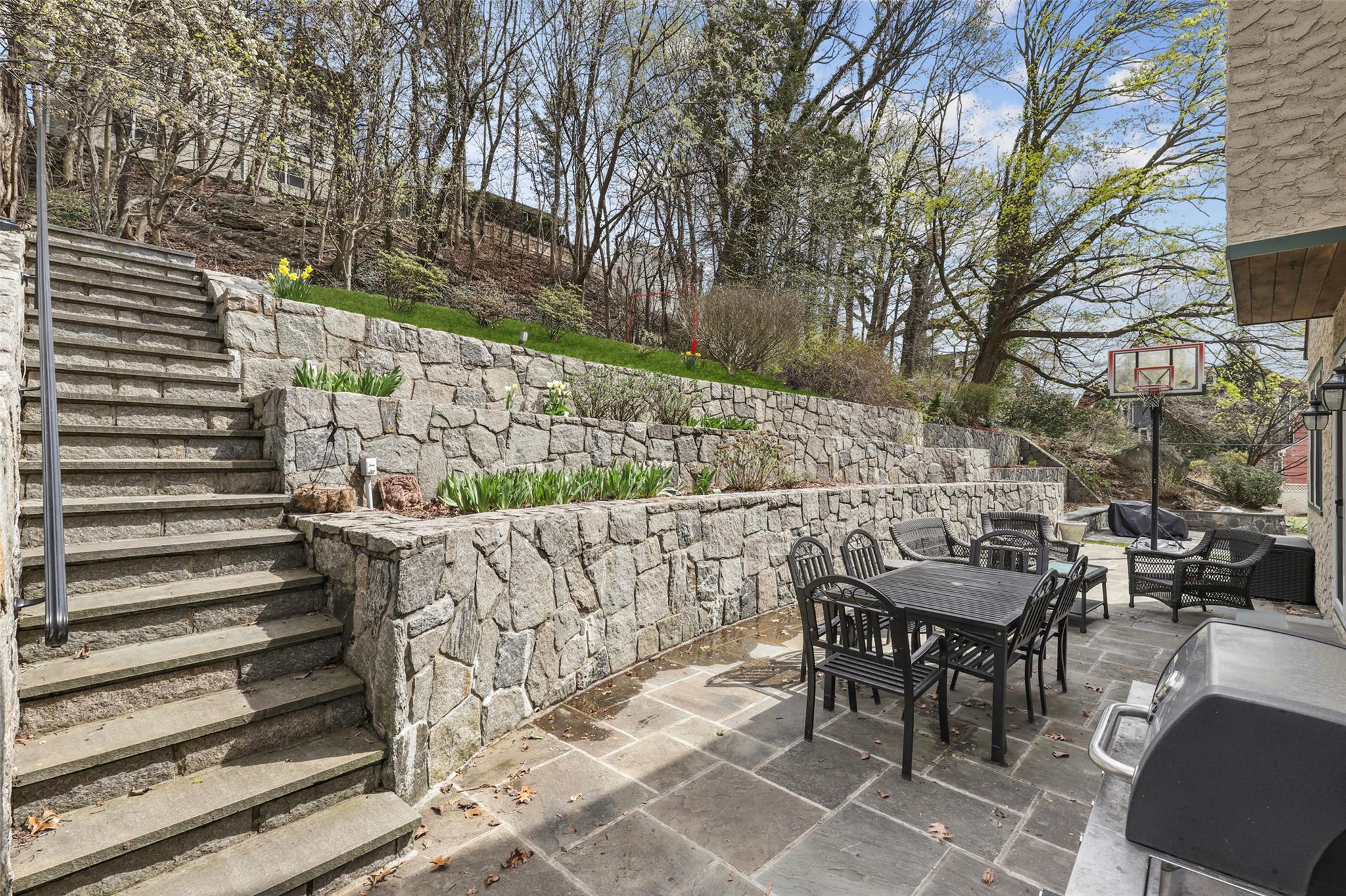 184 Dante Avenue, Tuckahoe, New York image 27