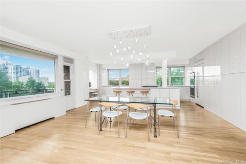 Homes For Sale - 3777 Independence Avenue #7H<br/> Bronx County, Bronx, NY 10463