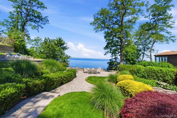 54 WESTVIEW RD, NORTHPORT, NY 11768 - Image eb8eefeabdaaa0469e62735e466e6b3c/3296207846