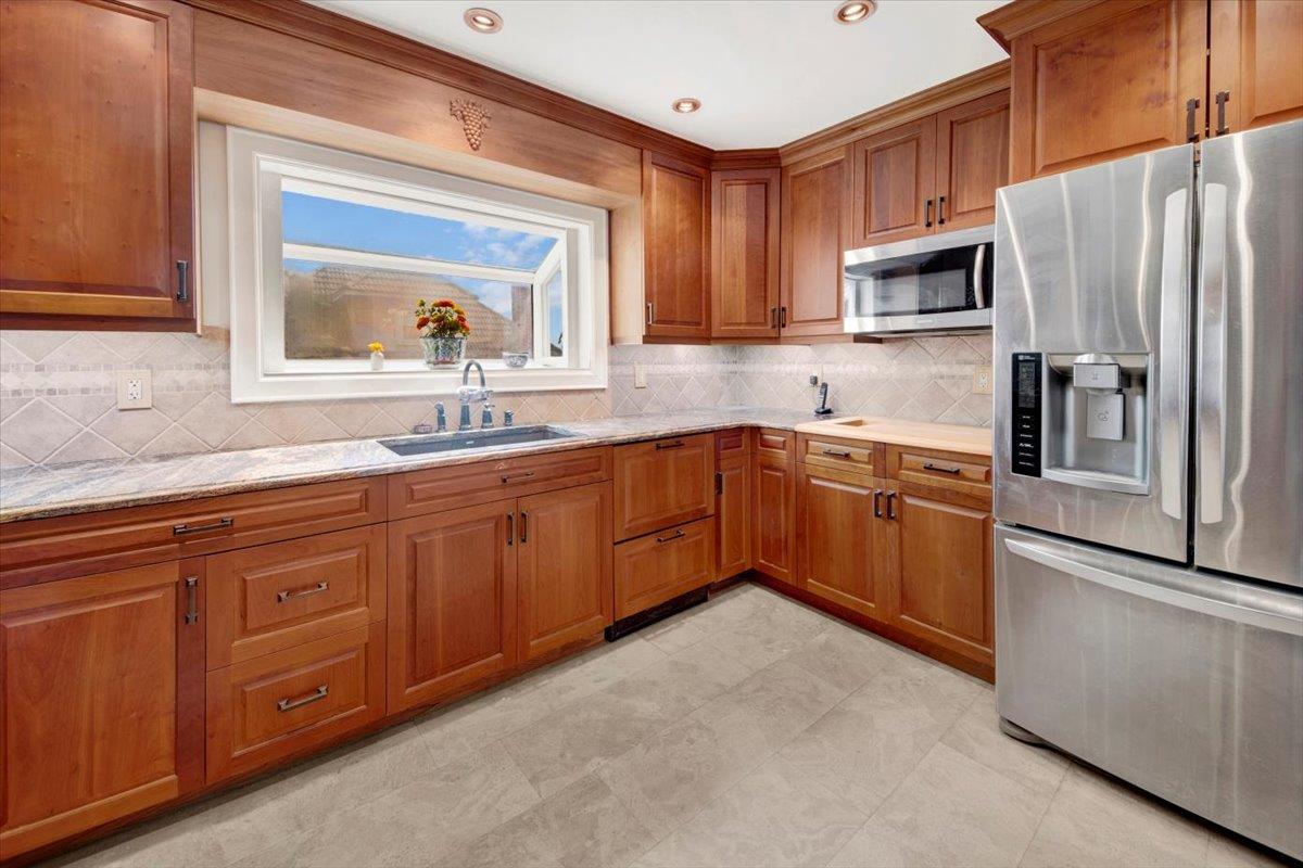 12 Pilgrim Avenue, Yonkers, New York image 13