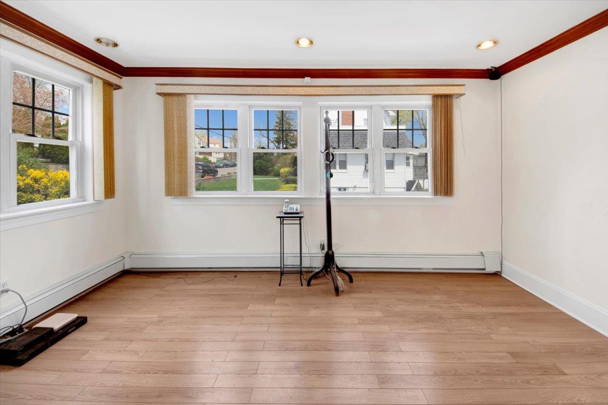 12 Pilgrim Avenue, Yonkers, New York image 14