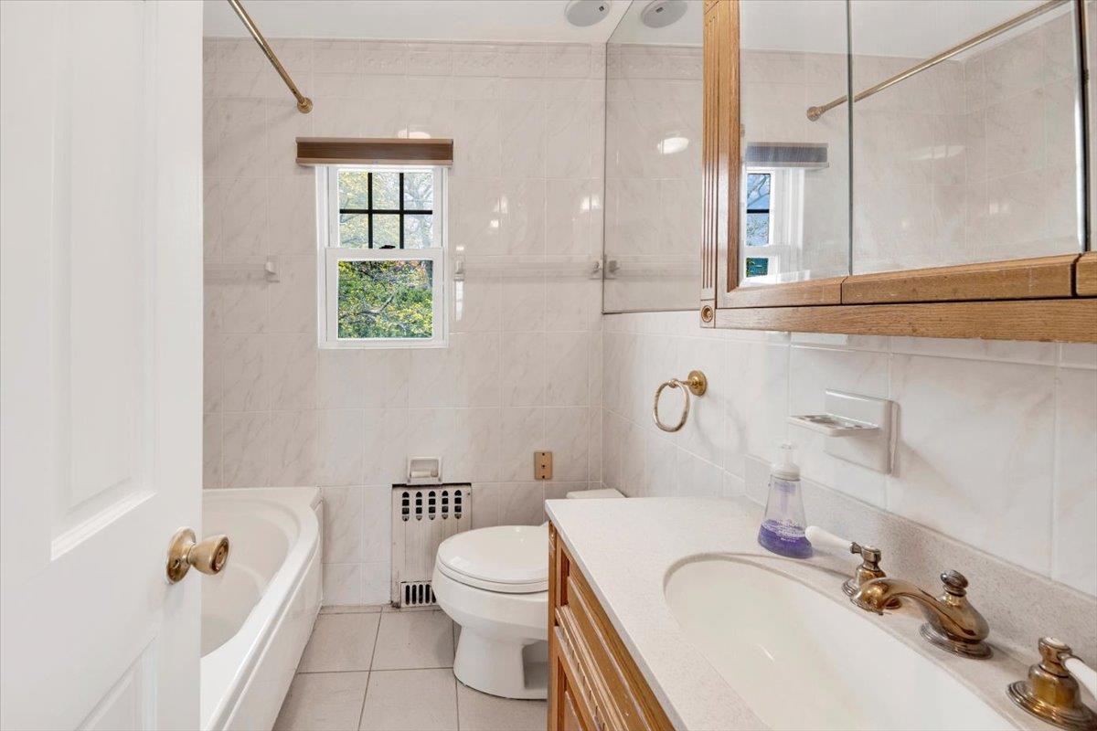 12 Pilgrim Avenue, Yonkers, New York image 25