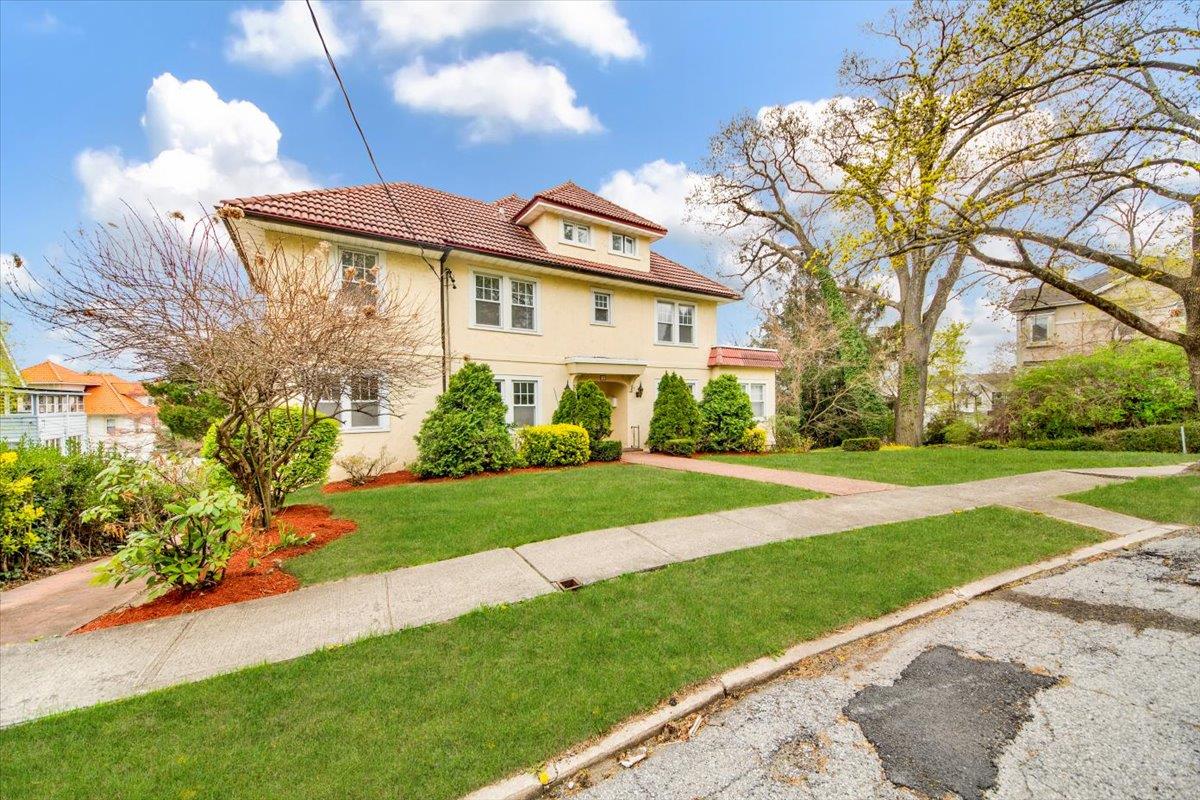 12 Pilgrim Avenue
