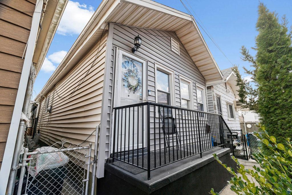 Property for Sale at Barkley Avenue B, Bronx, New York - Bedrooms: 2 
Bathrooms: 1 
Rooms: 5  - $368,888