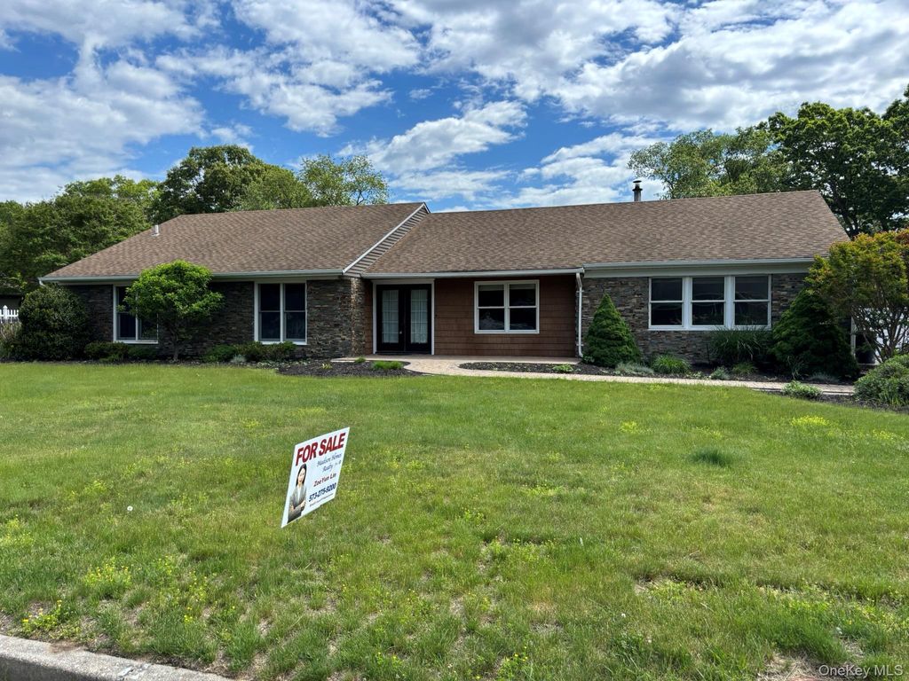 Photo of 42 Annandale Road, Stony Brook, NY 11790 (MLS # 1005776)