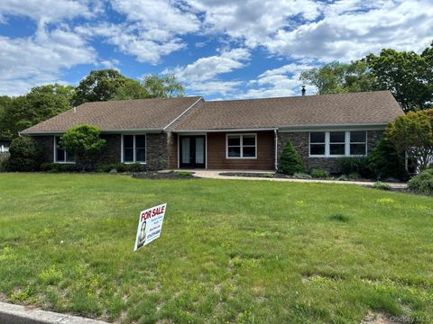 Homes For Sale - 42 Annandale Road<br/> Suffolk County, Stony Brook, NY 11790