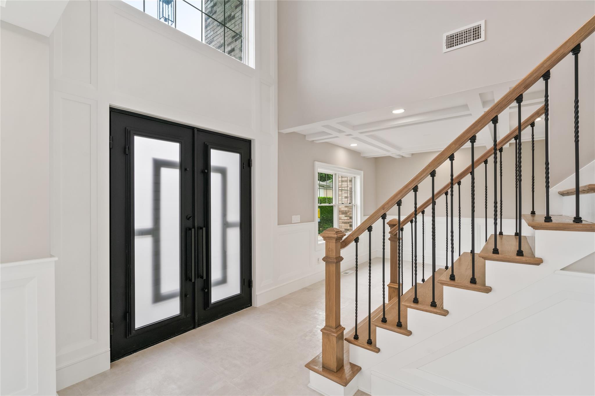 78 Shafter Avenue, Albertson, New York image 2