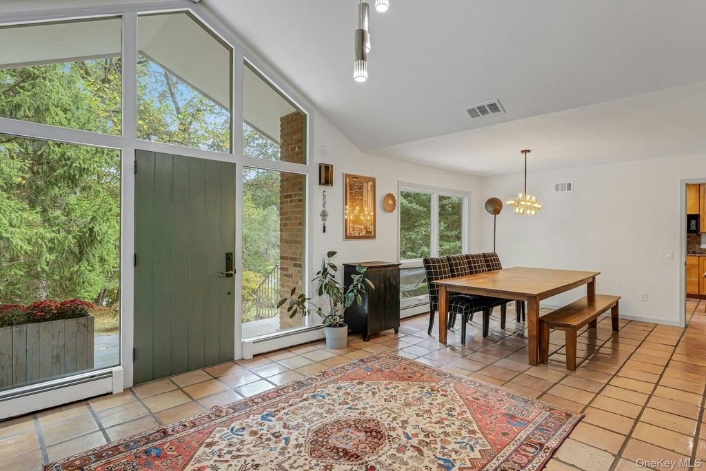 Photo of 20 Cecilia Lane, Pleasantville, NY 10570 (MLS # 924264)