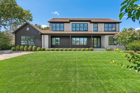 Apartment For Sale - 25 Liberty Street St<br/> Westhampton Beach, NY 11978