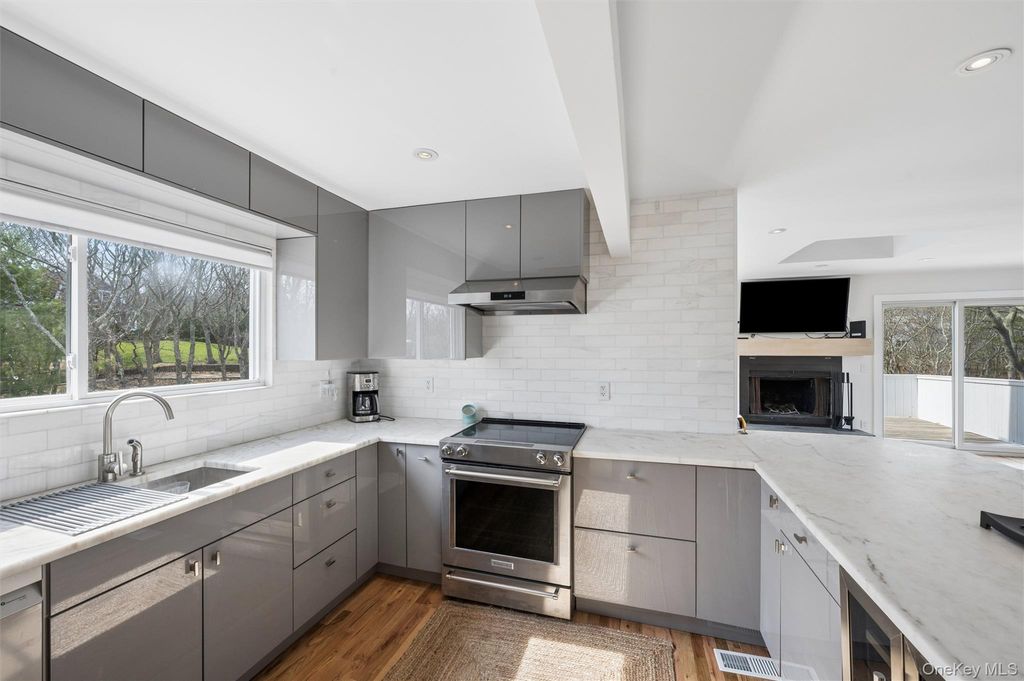 Photo of 14 Old Trail Road, Water Mill, NY 11976 (MLS # 986487)