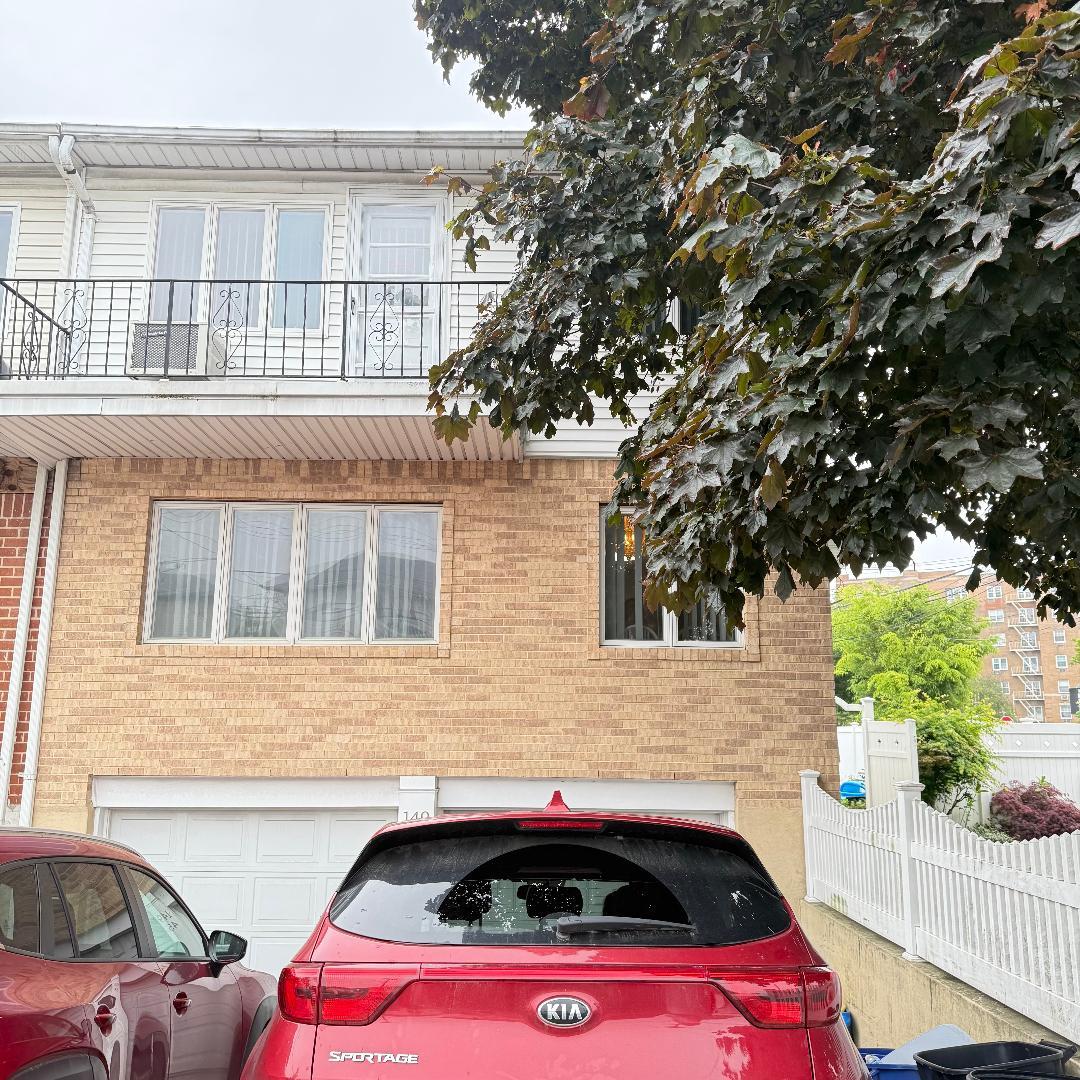 83 Street, Howard Beach, Queens, NY - 7 Bedrooms  
5 Bathrooms  
14 Rooms - 
