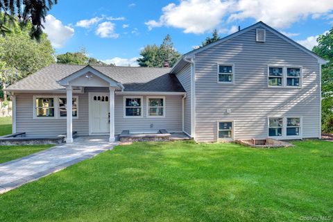 Photo of 85 Hawthorne Street, Selden, NY 11784 (MLS # 1010442)