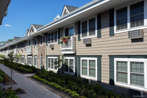 Apartment For Rent - 333 Candee Avenue #F4<br/> Suffolk County, Sayville, NY 11782