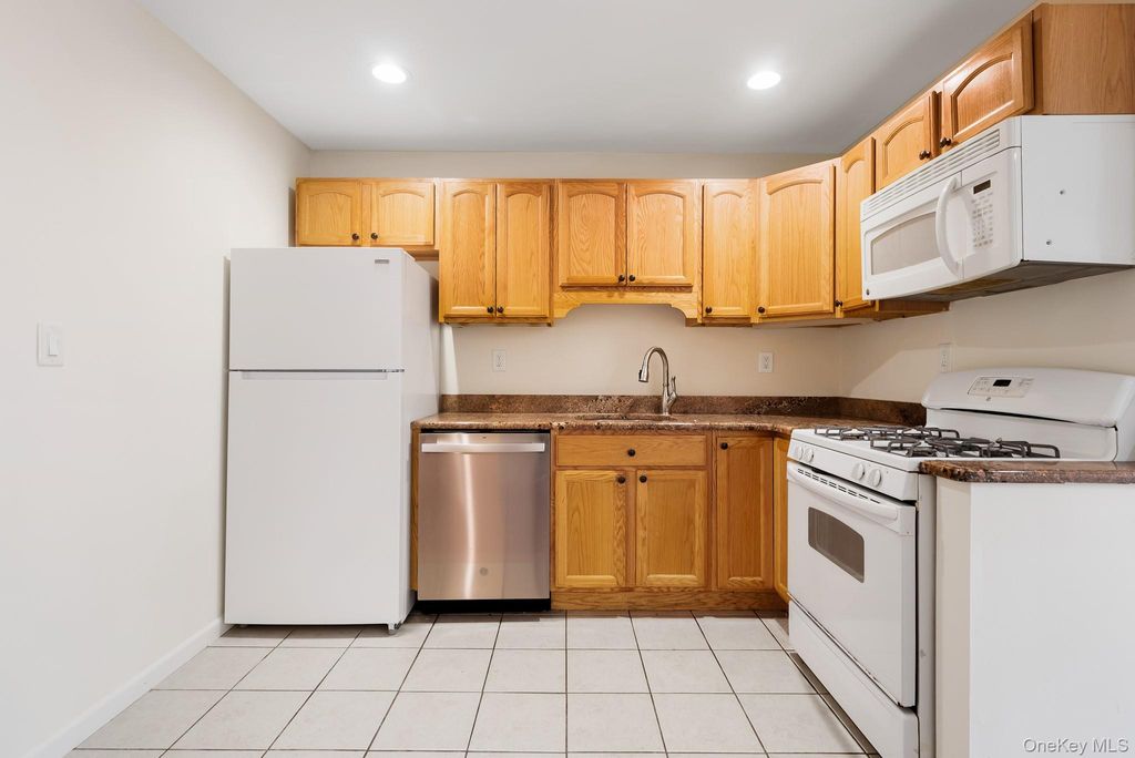 Photo of 3 Charles Lane #2B, Pomona, NY 10970 (MLS # 820817)