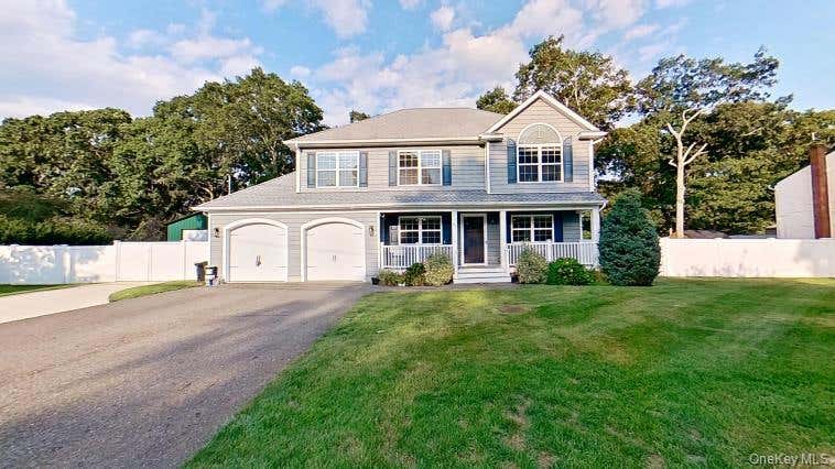 Photo of 43 Linden Lane, Shirley, NY 11967 (MLS # 1038649)