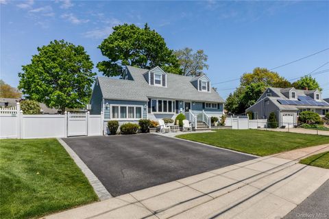 Homes For Sale - 317 Oconnor Road<br/> North Babylon, NY 11703