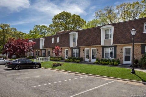 Apartment For Rent - 100 Villa D'est Drive #E-07<br/> Coram, NY 11727