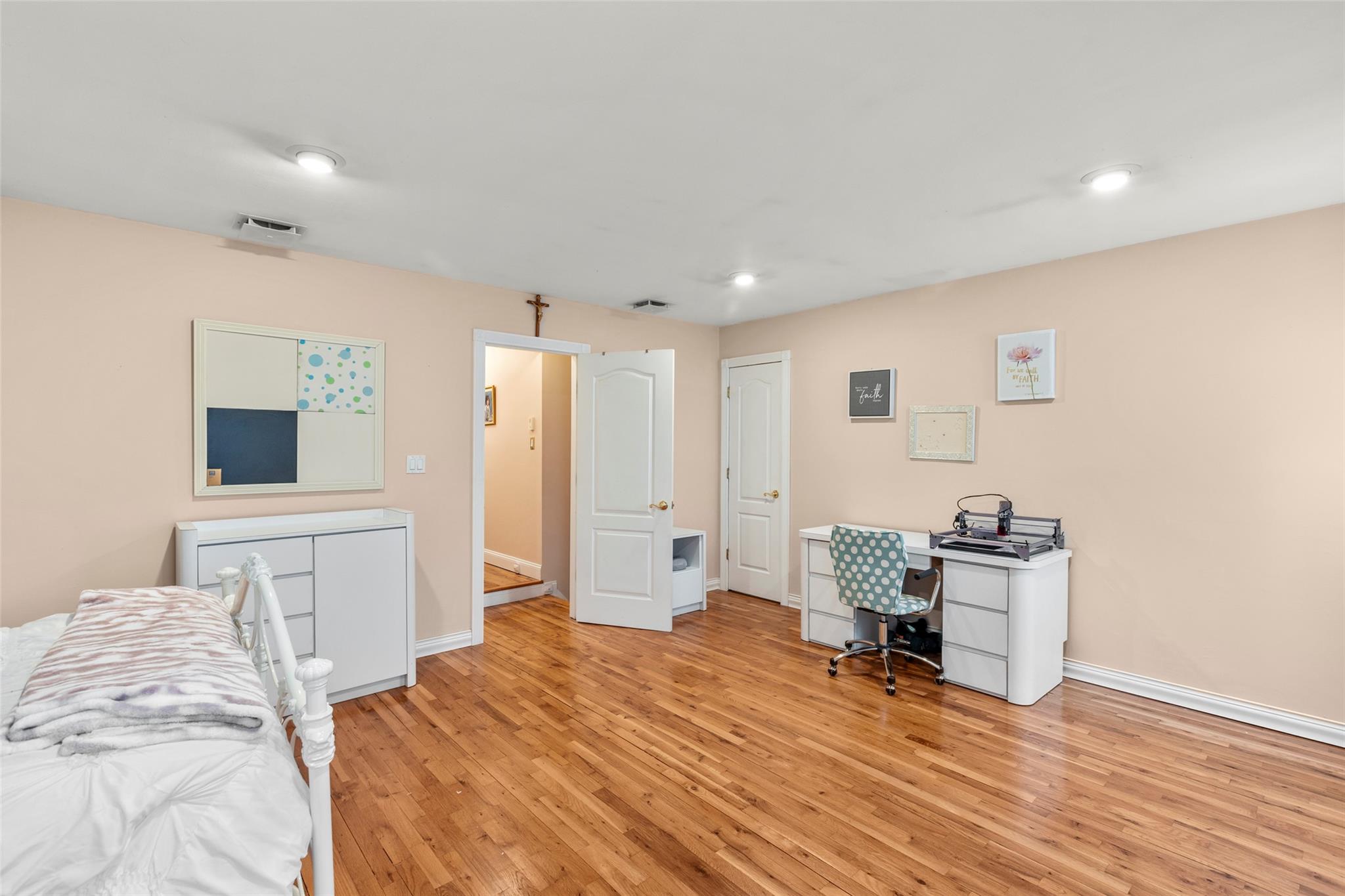 8 Wichard Boulevard, Commack, New York image 23