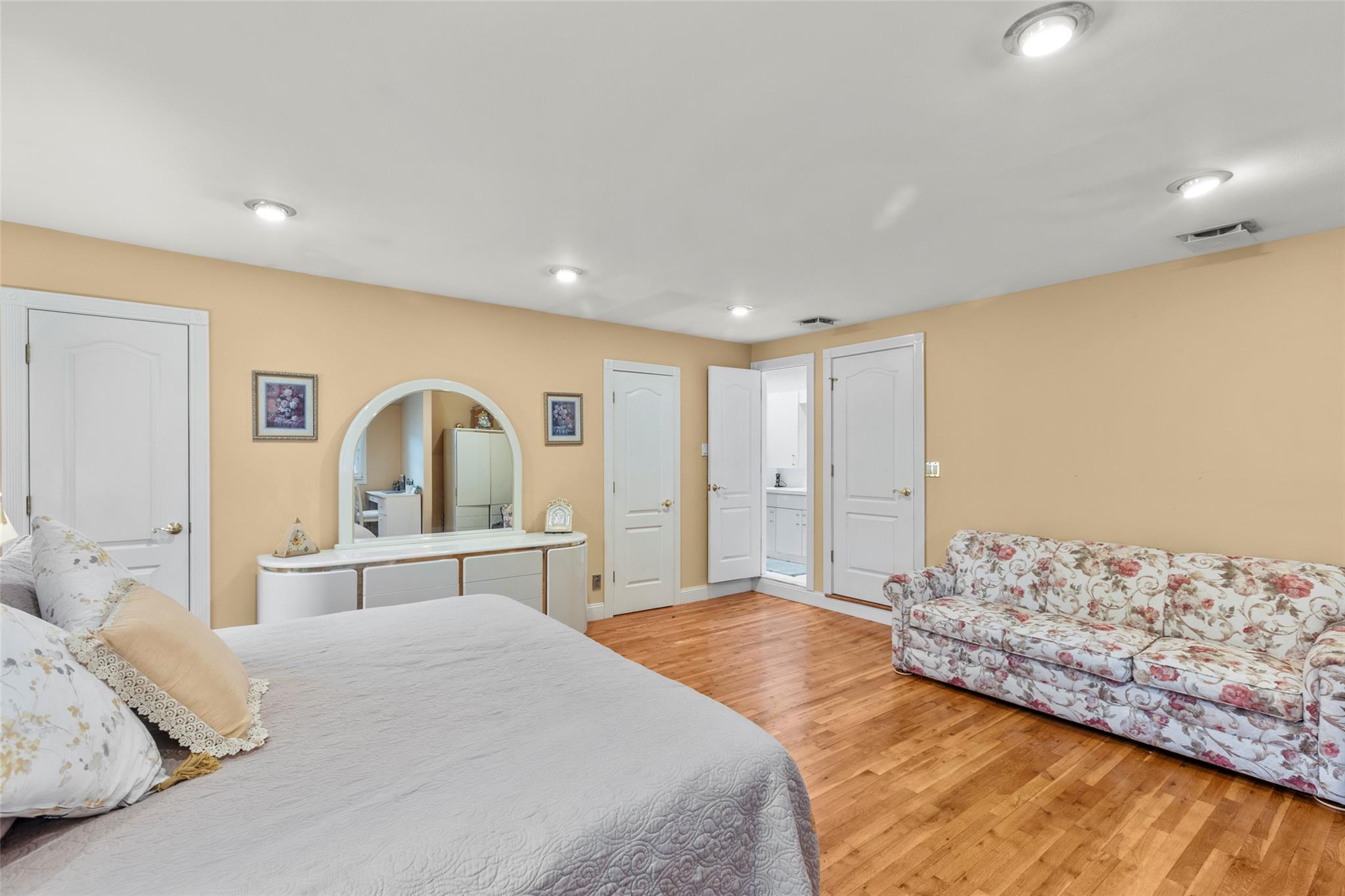 8 Wichard Boulevard, Commack, New York image 16