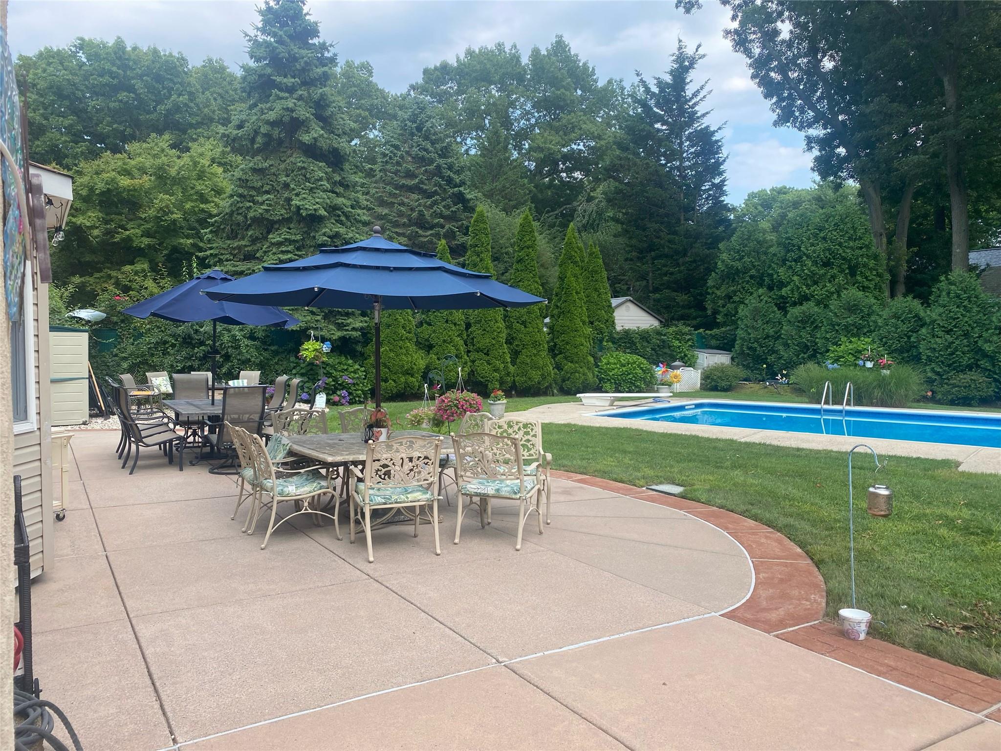 8 Wichard Boulevard, Commack, New York image 29