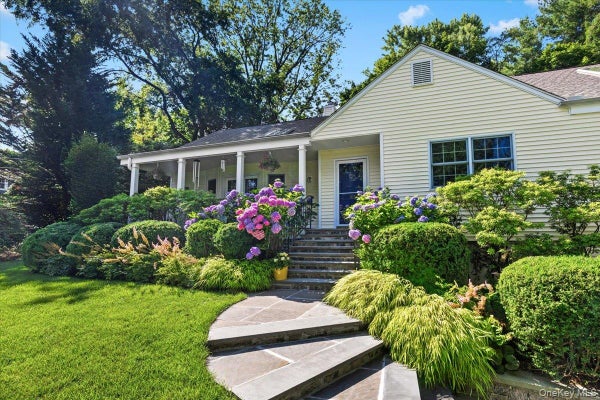 165 HIGH ST, HASTINGS ON HUDSON, NY 10706 - Image ebe0b5e570fee2a0020da98d17050e63/829546902
