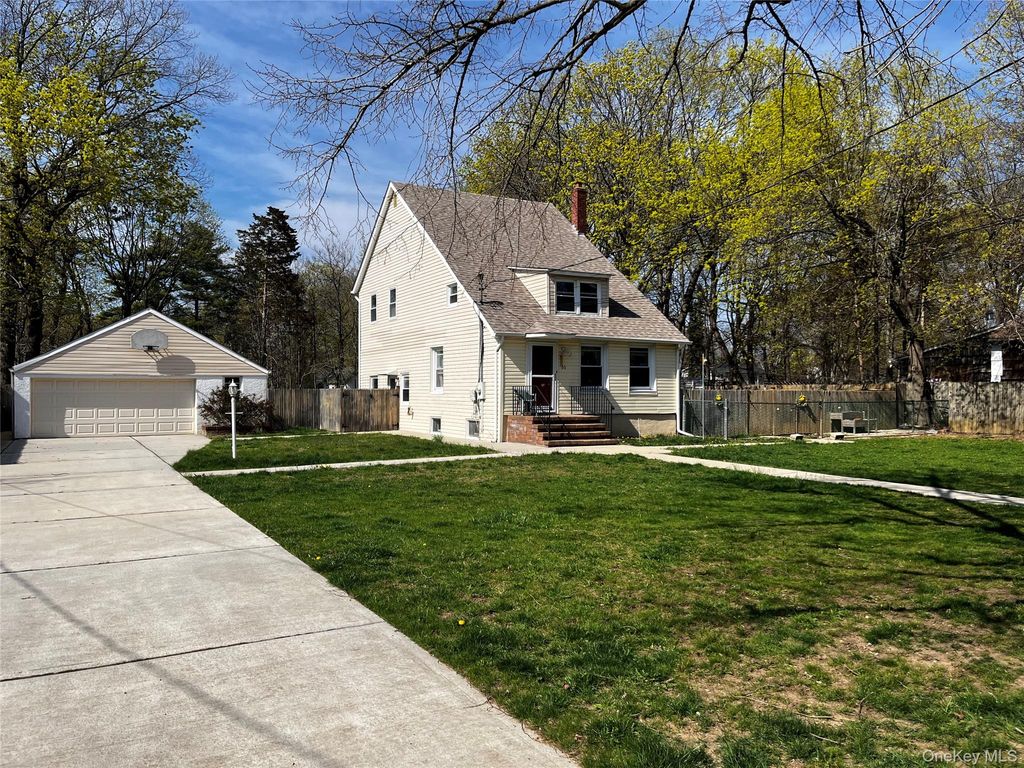 Photo of 51 Bushwick Avenue, Brentwood, NY 11717 (MLS # 986398)