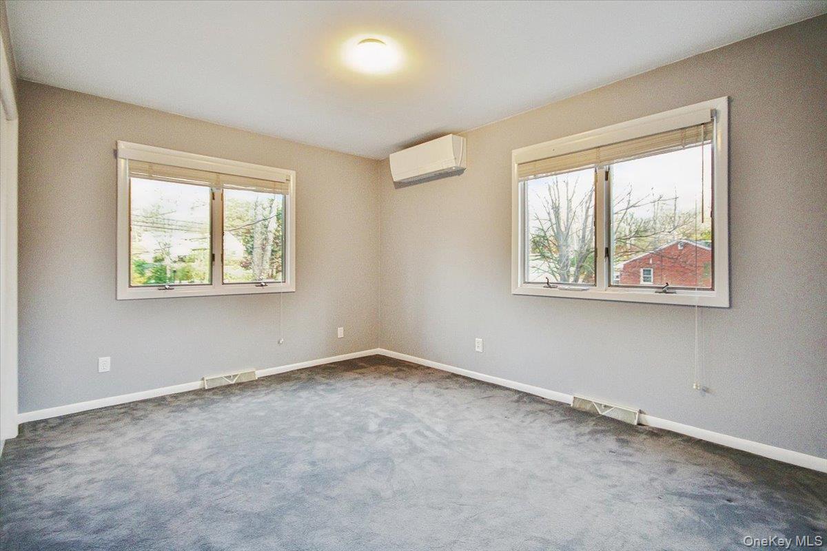 Marlboro, New York 12542, United States, 3 Bedrooms Bedrooms, ,2 BathroomsBathrooms,Residential,Active,239334