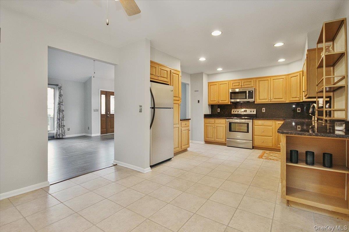 Marlboro, New York 12542, United States, 3 Bedrooms Bedrooms, ,2 BathroomsBathrooms,Residential,Active,239334