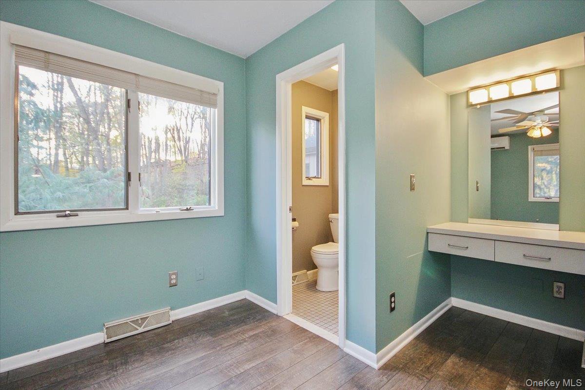 Marlboro, New York 12542, United States, 3 Bedrooms Bedrooms, ,2 BathroomsBathrooms,Residential,Active,239334