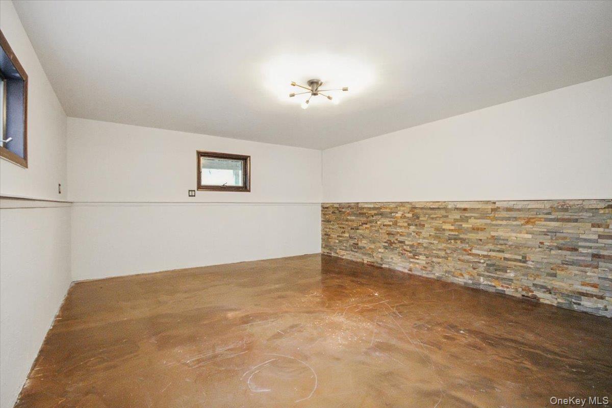 Marlboro, New York 12542, United States, 3 Bedrooms Bedrooms, ,2 BathroomsBathrooms,Residential,Active,239334