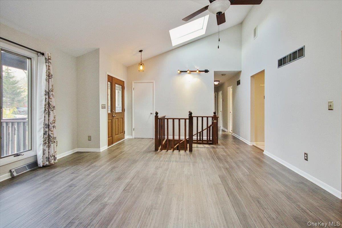 Marlboro, New York 12542, United States, 3 Bedrooms Bedrooms, ,2 BathroomsBathrooms,Residential,Active,239334