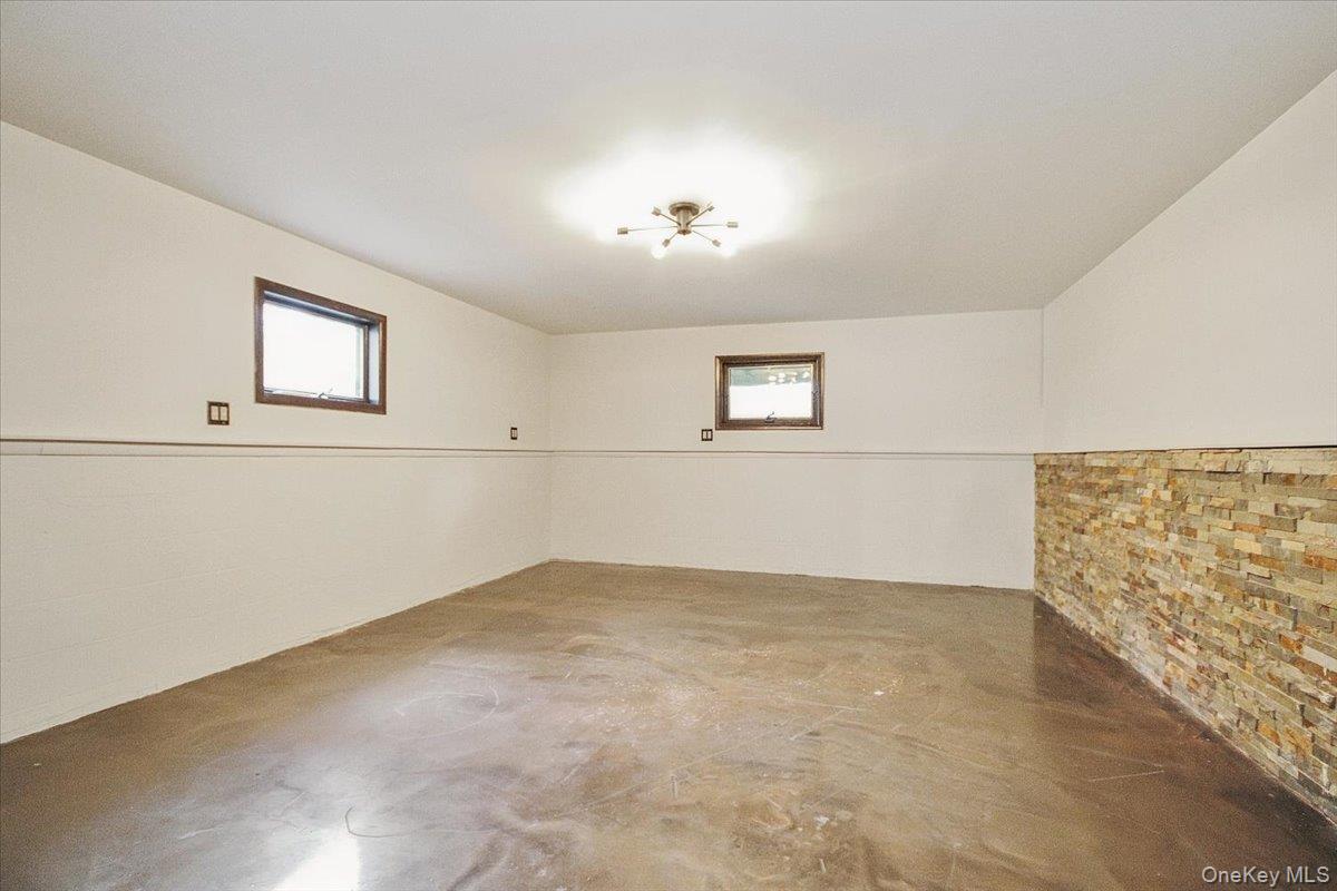 Marlboro, New York 12542, United States, 3 Bedrooms Bedrooms, ,2 BathroomsBathrooms,Residential,Active,239334